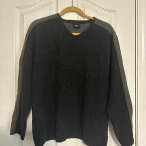 Women’s lambswool sweater